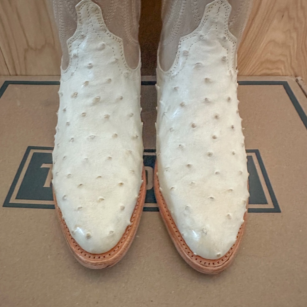 Brand New Tecovas Women's Tan and Cream Western Boots - Picture 2 of 10